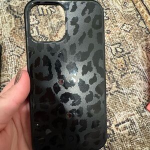 Black Leopard Iphone 12/12 pro cover